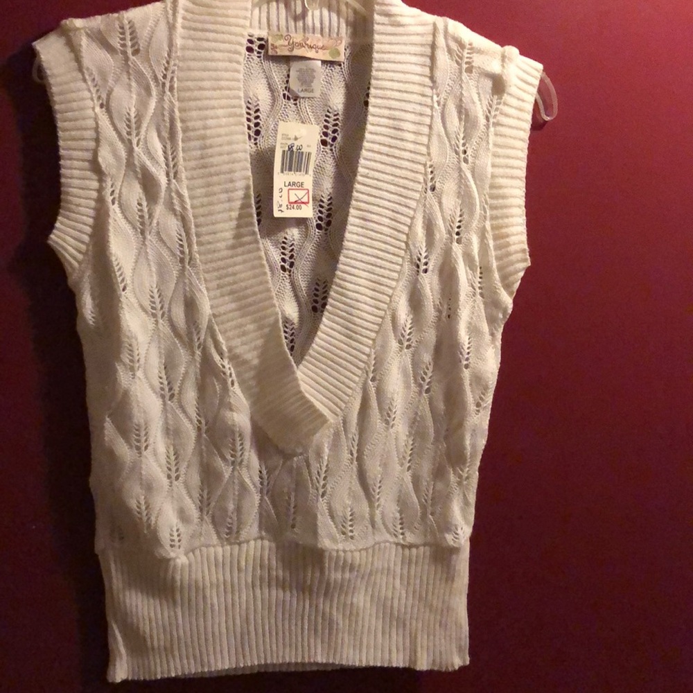 Younique  White Sweatet Vest